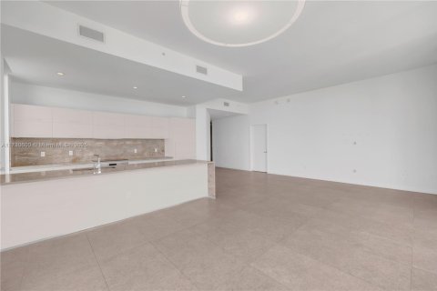Condo in Miami, Florida, 3 bedrooms  № 1811522 - photo 7