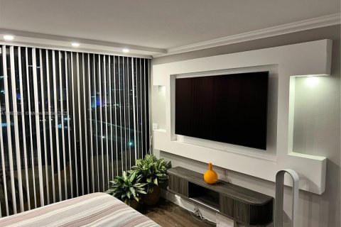 Copropriété à louer à Miami, Floride: 1 chambre, 78.04 m2 № 1946436 - photo 5