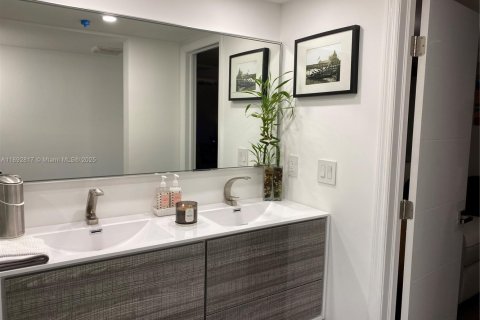 Copropriété à louer à Miami, Floride: 1 chambre, 78.04 m2 № 1946436 - photo 7