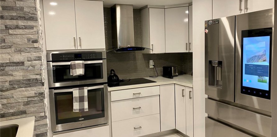 Condo à Miami, Floride, 1 chambre  № 1946436