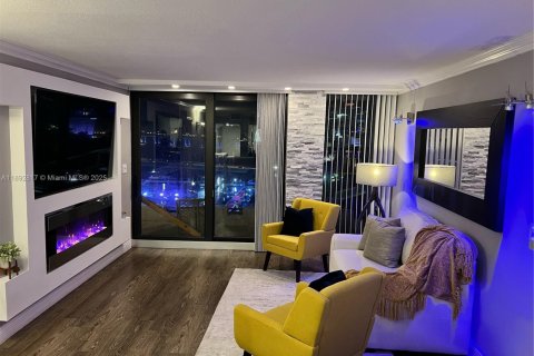 Copropriété à louer à Miami, Floride: 1 chambre, 78.04 m2 № 1946436 - photo 2
