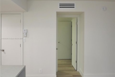 Condo in Pompano Beach, Florida, 2 bedrooms  № 1836596 - photo 13