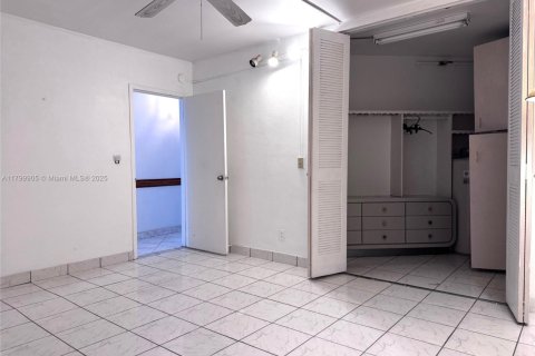 Copropriété à vendre à Hallandale Beach, Floride: 1 chambre, 81.57 m2 № 1939477 - photo 11