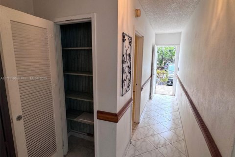 Copropriété à vendre à Hallandale Beach, Floride: 1 chambre, 81.57 m2 № 1939477 - photo 7