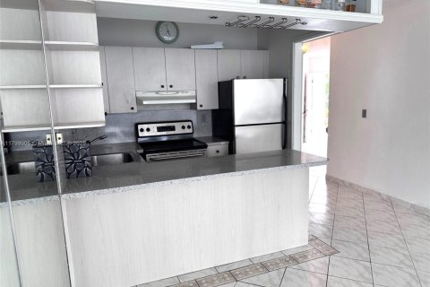 Copropriété à vendre à Hallandale Beach, Floride: 1 chambre, 81.57 m2 № 1939477 - photo 8