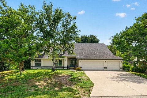House in Fort Meade, Florida 6 bedrooms, 471.11 sq.m. № 2216484