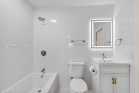 Снять в аренду виллу или дом в Катлер-Бей, Флорида 5 спален, 127.83м2, № 1986250 - фото 17