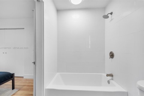 Снять в аренду виллу или дом в Катлер-Бей, Флорида 5 спален, 127.83м2, № 1986250 - фото 23