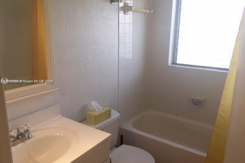 Condo in Hollywood, Florida, 1 bedroom  № 1936623 - photo 15