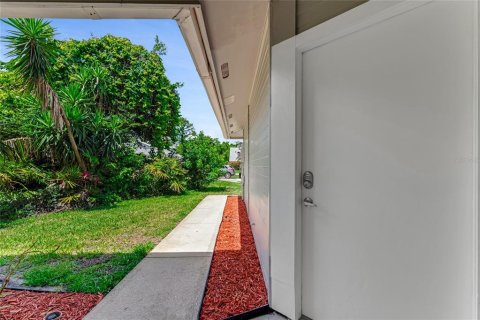 Townhouse in Port Orange, Florida 3 bedrooms, 134.99 sq.m. № 1750797 - photo 29