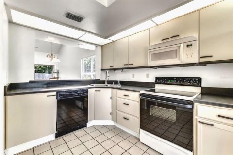 Townhouse in Port Orange, Florida 3 bedrooms, 134.99 sq.m. № 1750797 - photo 5