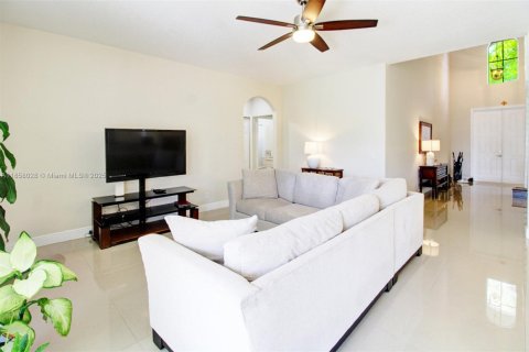Casa en alquiler en Weston, Florida, 5 dormitorios, 270.35 m2 № 1882542 - foto 16