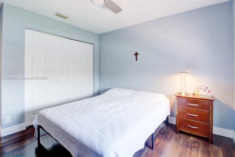 Casa en alquiler en Weston, Florida, 5 dormitorios, 270.35 m2 № 1882542 - foto 27