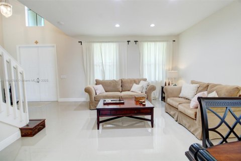 Casa en alquiler en Weston, Florida, 5 dormitorios, 270.35 m2 № 1882542 - foto 8