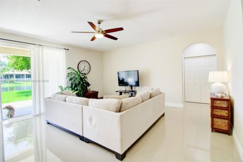 Casa en alquiler en Weston, Florida, 5 dormitorios, 270.35 m2 № 1882542 - foto 13