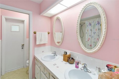 Casa en venta en Orlando, Florida, 3 dormitorios, 179.49 m2 № 1840141 - foto 14
