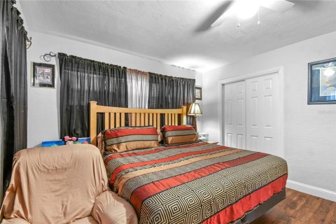 House in Saint Petersburg, Florida 3 bedrooms, 135.73 sq.m. № 1908205 - photo 23