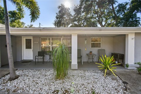House in Saint Petersburg, Florida 3 bedrooms, 135.73 sq.m. № 1908205 - photo 6