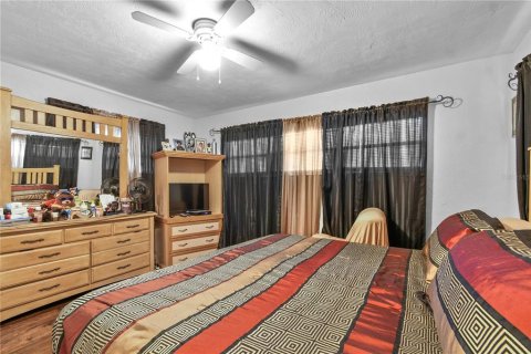 House in Saint Petersburg, Florida 3 bedrooms, 135.73 sq.m. № 1908205 - photo 22