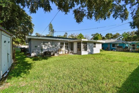 House in Saint Petersburg, Florida 3 bedrooms, 135.73 sq.m. № 1908205 - photo 9