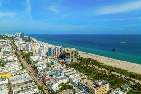 Condo in Miami Beach, Florida, 2 bedrooms  № 1694058 - photo 2