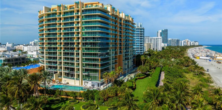 Condominio en Miami Beach, Florida, 2 dormitorios № 1694058