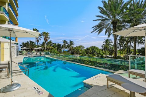 Condo in Miami Beach, Florida, 2 bedrooms  № 1694058 - photo 23