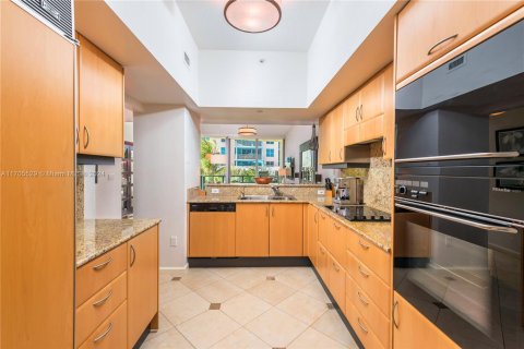 Condo in Miami Beach, Florida, 2 bedrooms  № 1694058 - photo 6