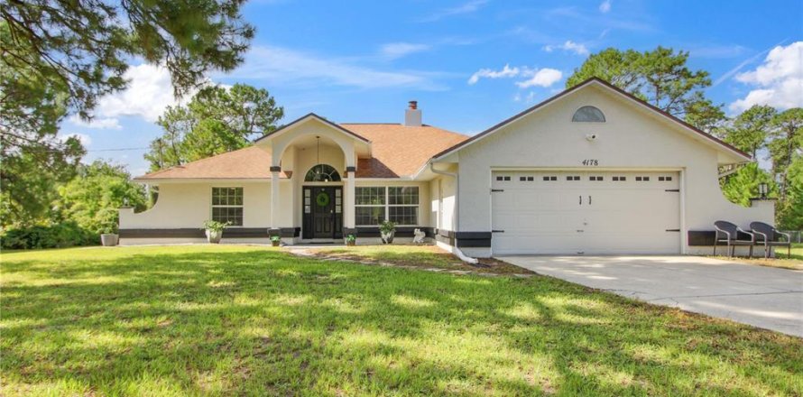 House in New Smyrna Beach, Florida 3 bedrooms, 170.38 sq.m. № 1835862