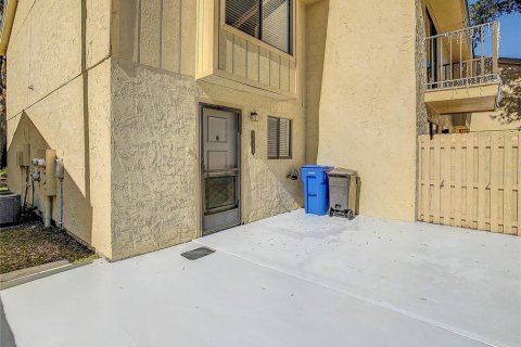 Townhouse in Tampa, Florida 2 bedrooms, 90.49 sq.m. № 1810595 - photo 5
