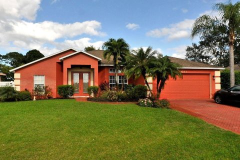 House in Port St. Lucie, Florida 4 bedrooms, 209.4 sq.m. № 2081971