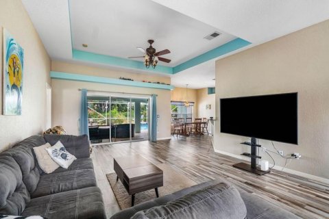 House in Port St. Lucie, Florida 4 bedrooms, 209.4 sq.m. № 2081971 - photo 10