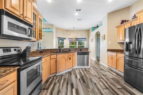 House in Port St. Lucie, Florida 4 bedrooms, 209.4 sq.m. № 2081971 - photo 11
