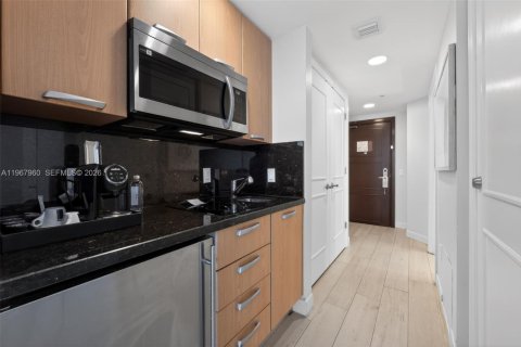 Hôtel, hôtellerie à vendre à Fort Lauderdale, Floride: 1 chambre, 49.52 m2 № 2078933 - photo 13