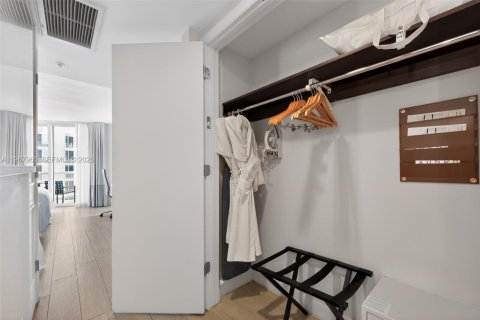 Hôtel, hôtellerie à vendre à Fort Lauderdale, Floride: 1 chambre, 49.52 m2 № 2078933 - photo 11