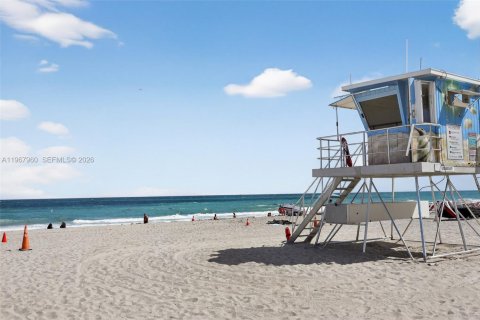 Hôtel, hôtellerie à vendre à Fort Lauderdale, Floride: 1 chambre, 49.52 m2 № 2078933 - photo 24