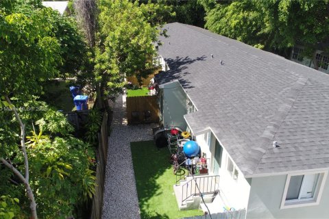 Propiedad comercial en venta en Miami, Florida, 239.97 m2 № 1792580 - foto 5
