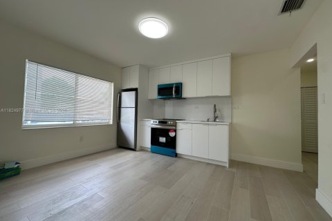 Propiedad comercial en venta en Miami, Florida, 239.97 m2 № 1792580 - foto 6