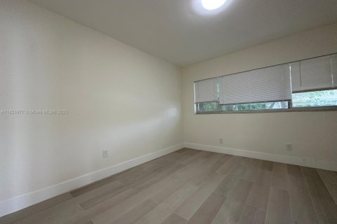 Propiedad comercial en venta en Miami, Florida, 239.97 m2 № 1792580 - foto 7