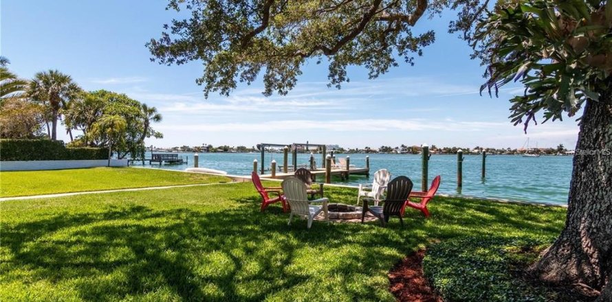 Land in Treasure Island, Florida № 1789728