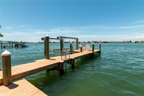 Land in Treasure Island, Florida № 1789728 - photo 5