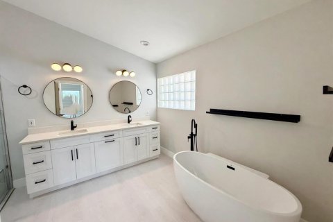 Villa ou maison à vendre à Boynton Beach, Floride: 2 chambres, 201.04 m2 № 2435481 - photo 11