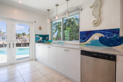 House in Dania Beach, Florida 2 bedrooms, 135.45 sq.m. № 1780010 - photo 14