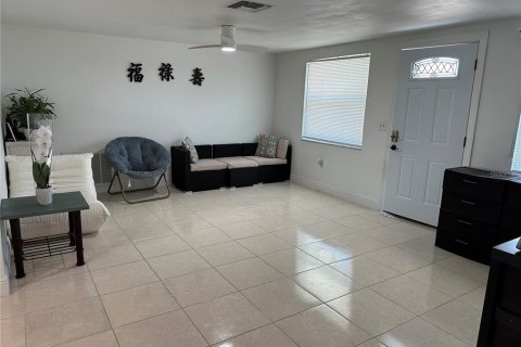House in Hudson, Florida 2 bedrooms, 127.93 sq.m. № 1735113 - photo 3