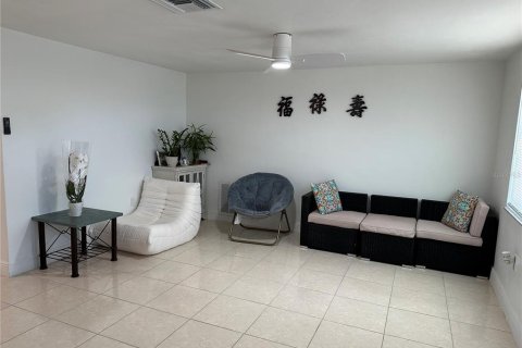 House in Hudson, Florida 2 bedrooms, 127.93 sq.m. № 1735113 - photo 4