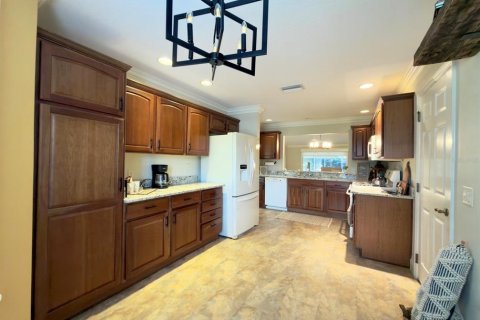 House in The Villages, Florida 3 bedrooms, 145.67 sq.m. № 2427495 - photo 7
