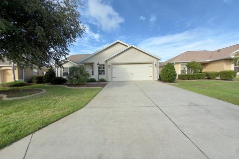 House in The Villages, Florida 3 bedrooms, 145.67 sq.m. № 2427495
