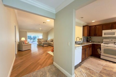 House in The Villages, Florida 3 bedrooms, 145.67 sq.m. № 2427495 - photo 9