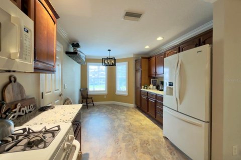 House in The Villages, Florida 3 bedrooms, 145.67 sq.m. № 2427495 - photo 8
