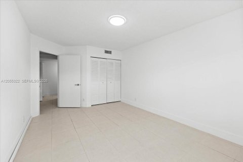 Copropriété à louer à Doral, Floride: 2 chambres, 96.25 m2 № 2171776 - photo 13